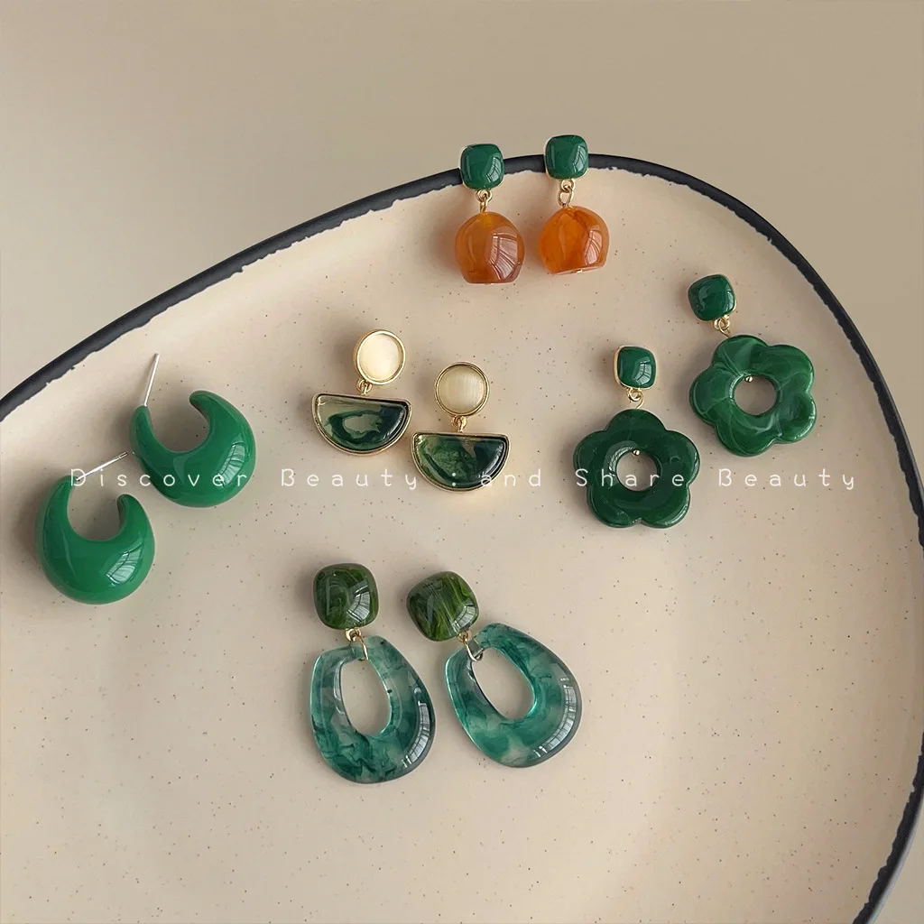 accessori-fai-da-te-orecchini-a-perno-da-donna-in-resina-con-fiore-stile-retro-hong-kong-in-acrilico-effetto-sfumato-di-tendenza-e-di-nicchia