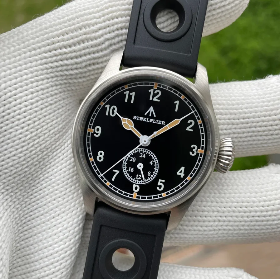 Steeldive Men Automatic Watch 39MM Pilot Mechanical Wristwatch 20ATM Waterproof Luminous Sapphire NH35 Small Second Dial