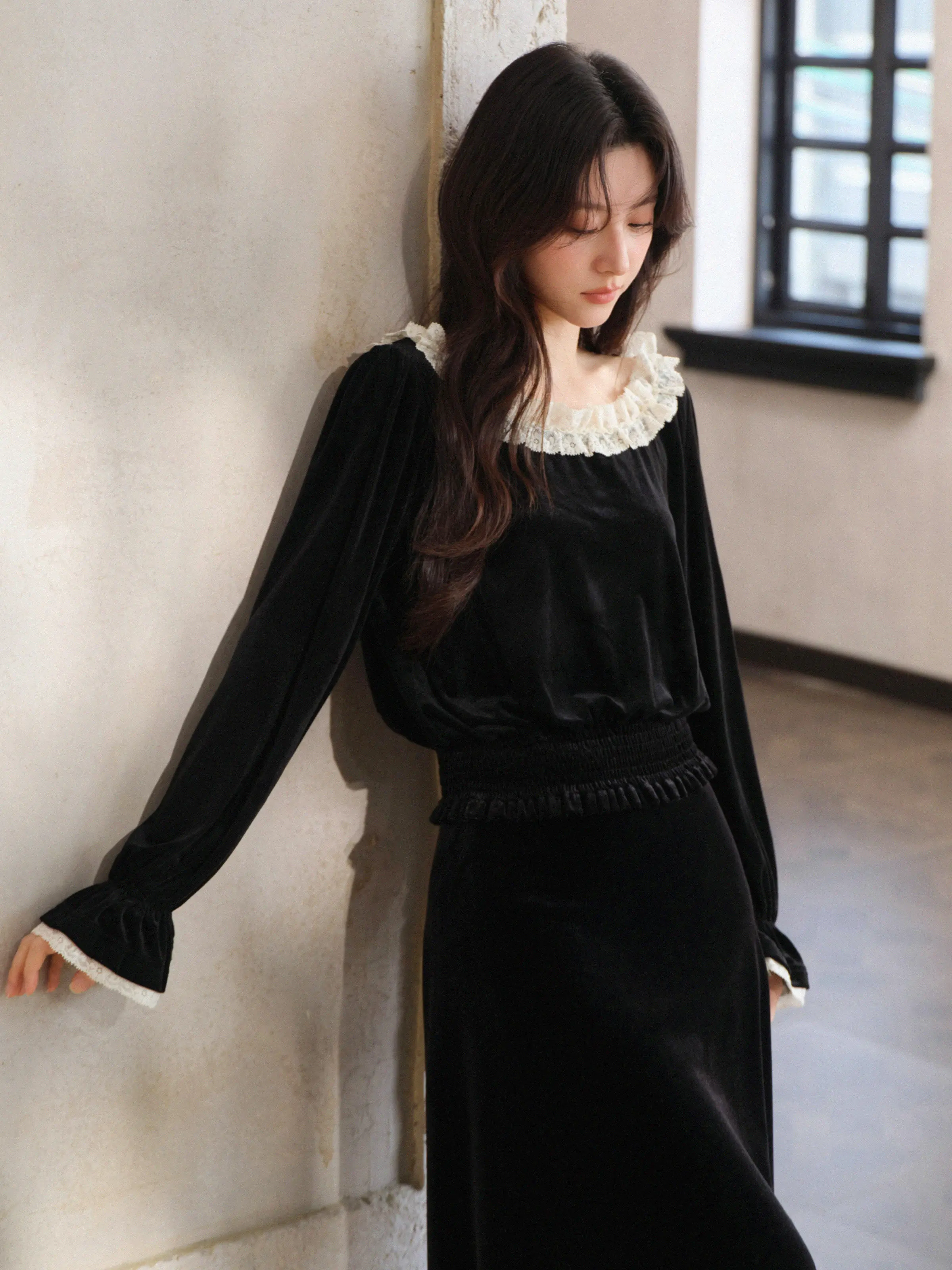 Retro-Set aus Samt mit Spitzenbesatz und Midirock für Damen, elegantes zweiteiliges Outfit, Frühling, lässig, schick, mehrlagiger Look-Stil