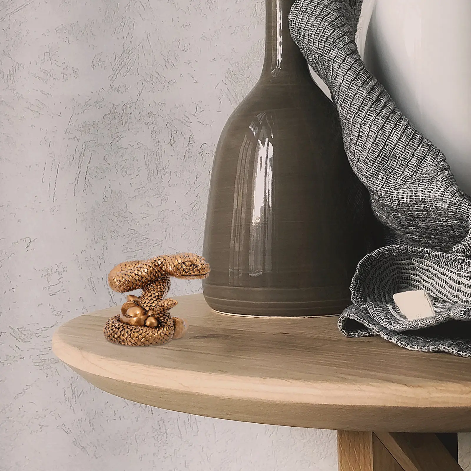 Elegant Resin Snake Sculpture  - Resin Art Table Top ulasan dan harga