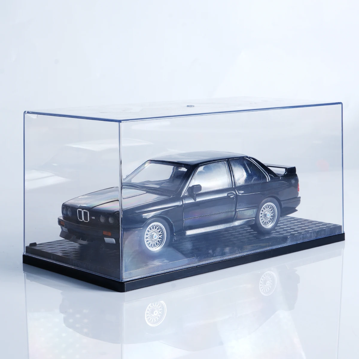 1:24 사운드 및 라이트, 풀백, 4도어, 4륜 충격 흡수 장치가 포함된 검정색 클래식 합금 자동차 모델, 모델 애호가/십대 장난감/할로윈/크리스마스 선물용