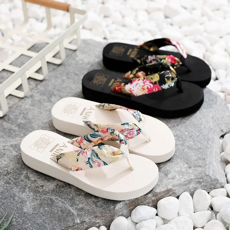 Fashion Women Flip Flops Beach Flat Slippers Casual Outside Sandals Summer Ladies Shoes Leisure Slippers Slide Chaussure Femme