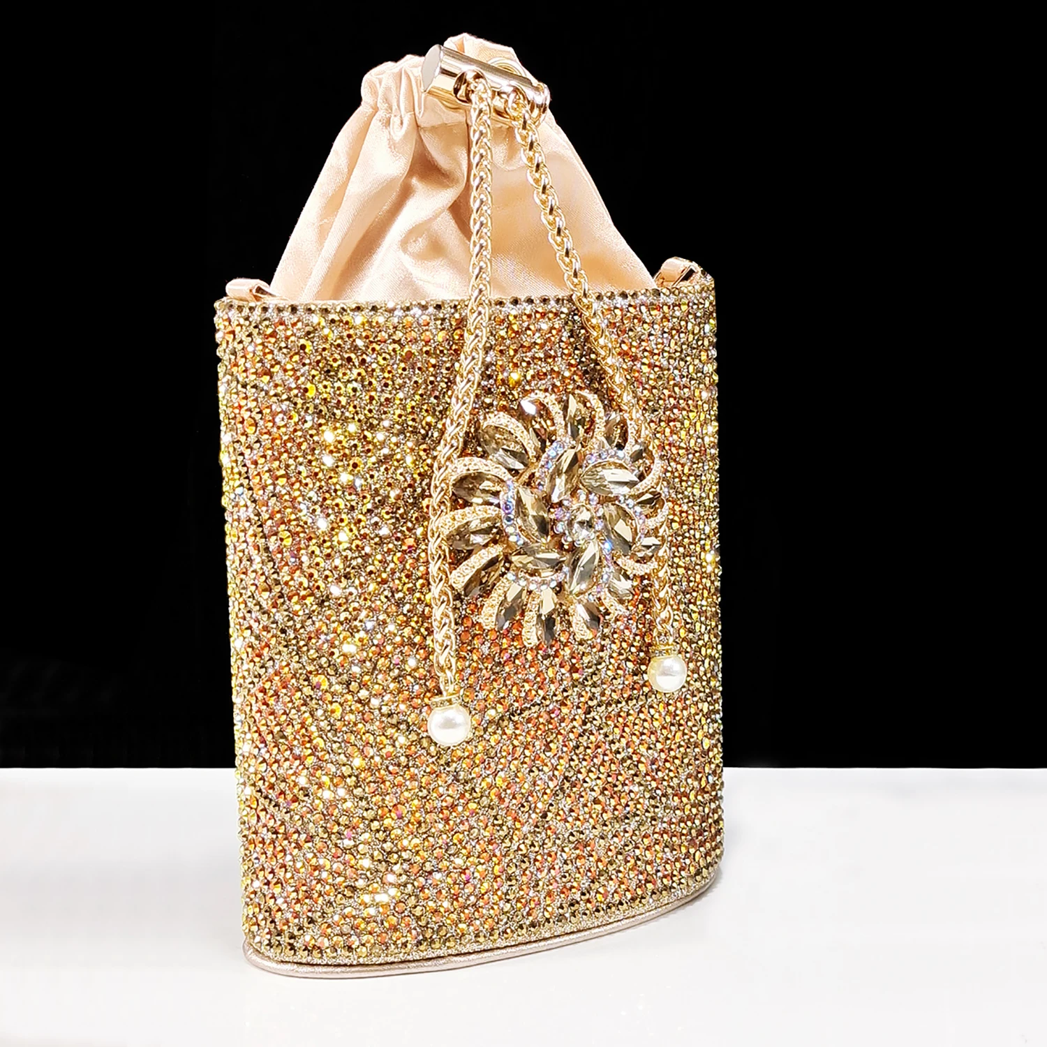 Shiny Full Body Design Evening Bag Three-Dimensional Bag Bucket Bag There Are Long And Short Metal Chains