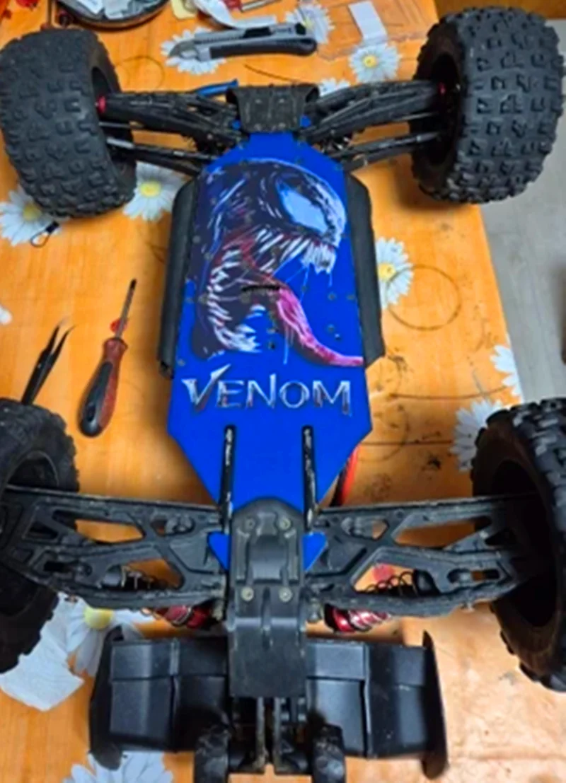 GVM ochraniacz skóry podwozia RC ochraniacz dolnej płyty podwozie Hop Up naklejki pasuje do Arrma Notorious Typhon V5 6s