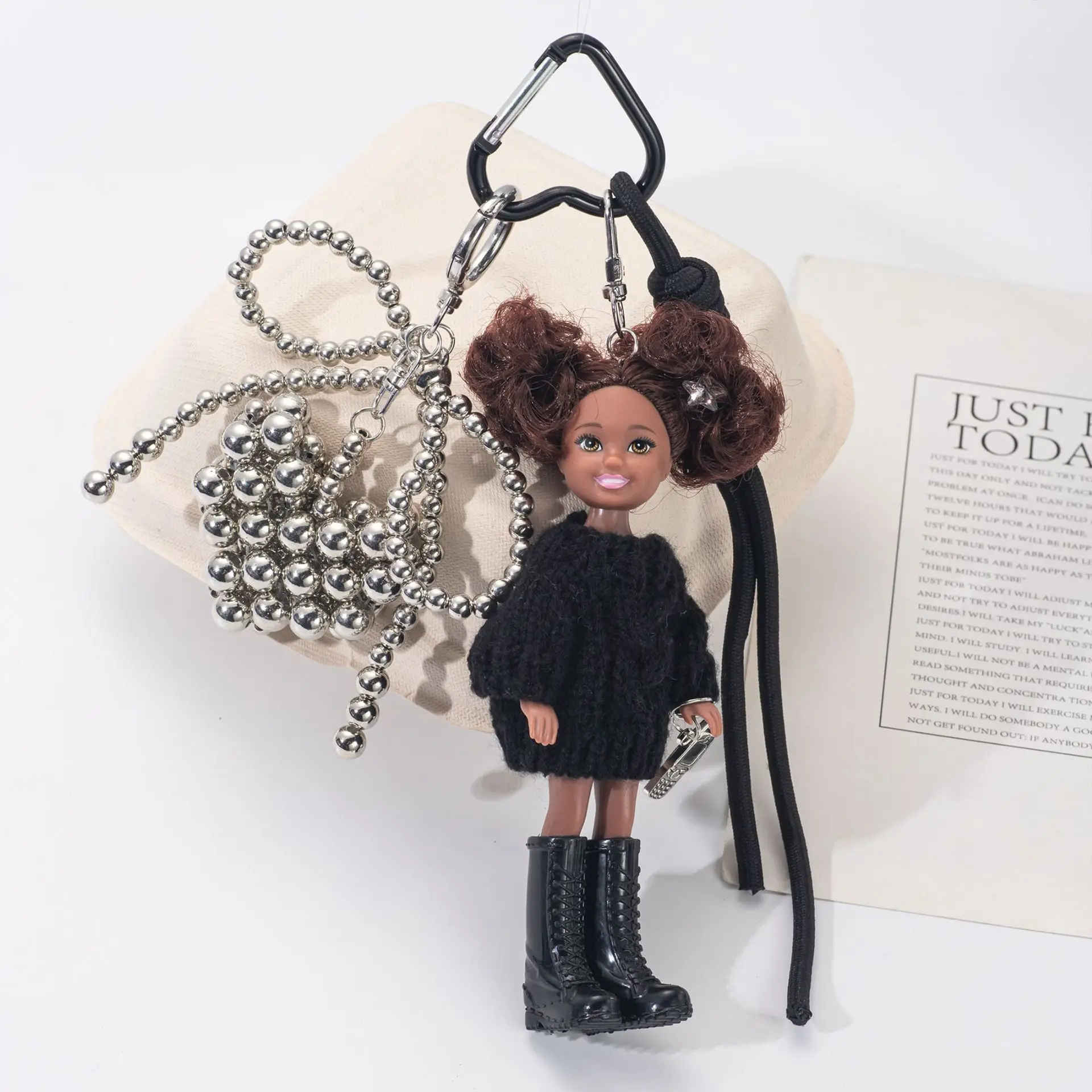 

Корейская версия, модный свитер, платье, кукла, брелок, кулон, серебряный бант, бусина, милый африканский черный кожаный брелок принцессы, кукла