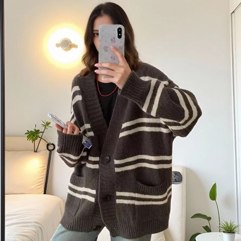 

Осенне-зимний новый полосатый свитер с карманами в ленивом стиле, белый свободный универсальный вязаный кардиган