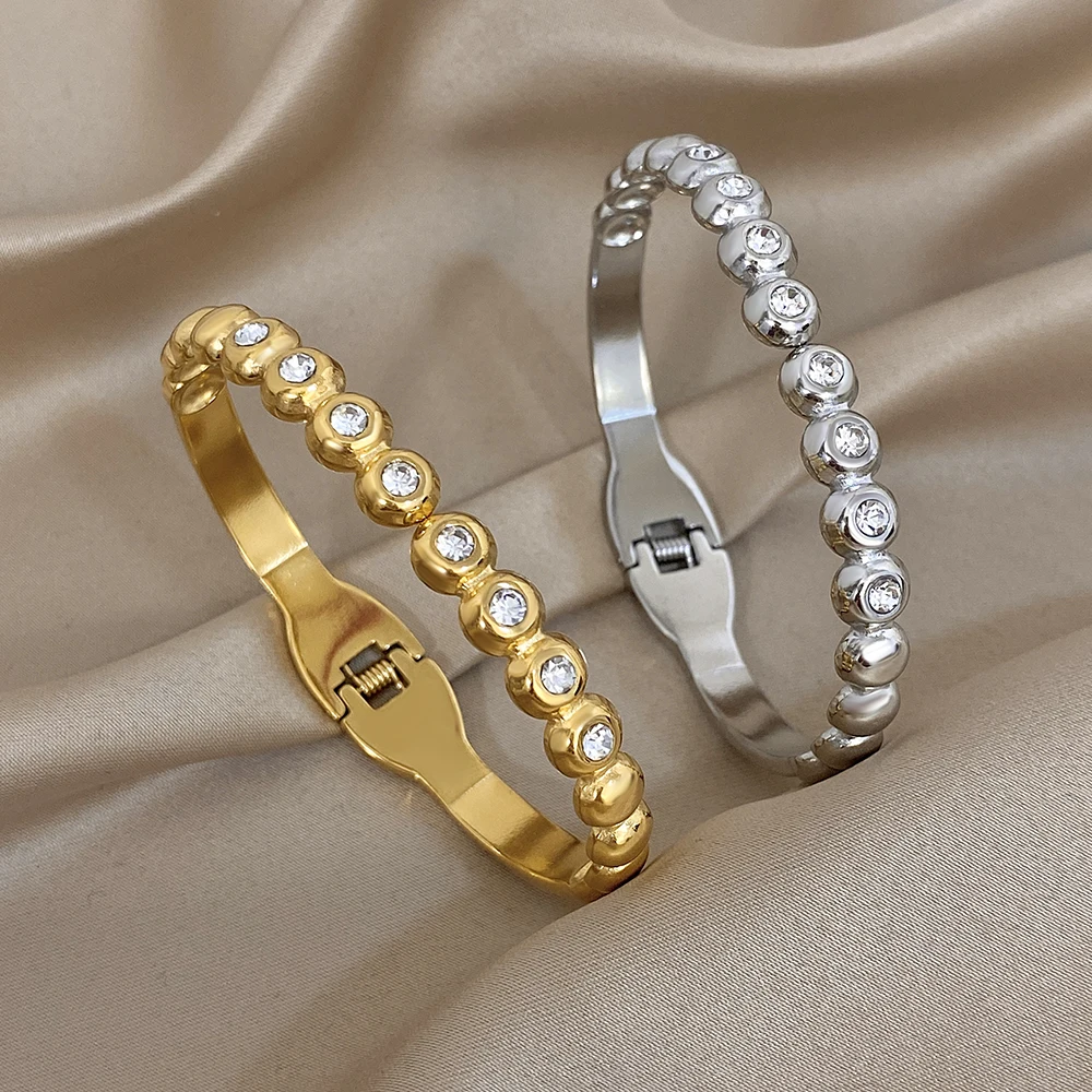 

DODOHAO Retro Round Stainless Steel Bracelet for Women Minimalist Rhinestone Geometric Opening Bangle Bracelet for Daily Jewelry