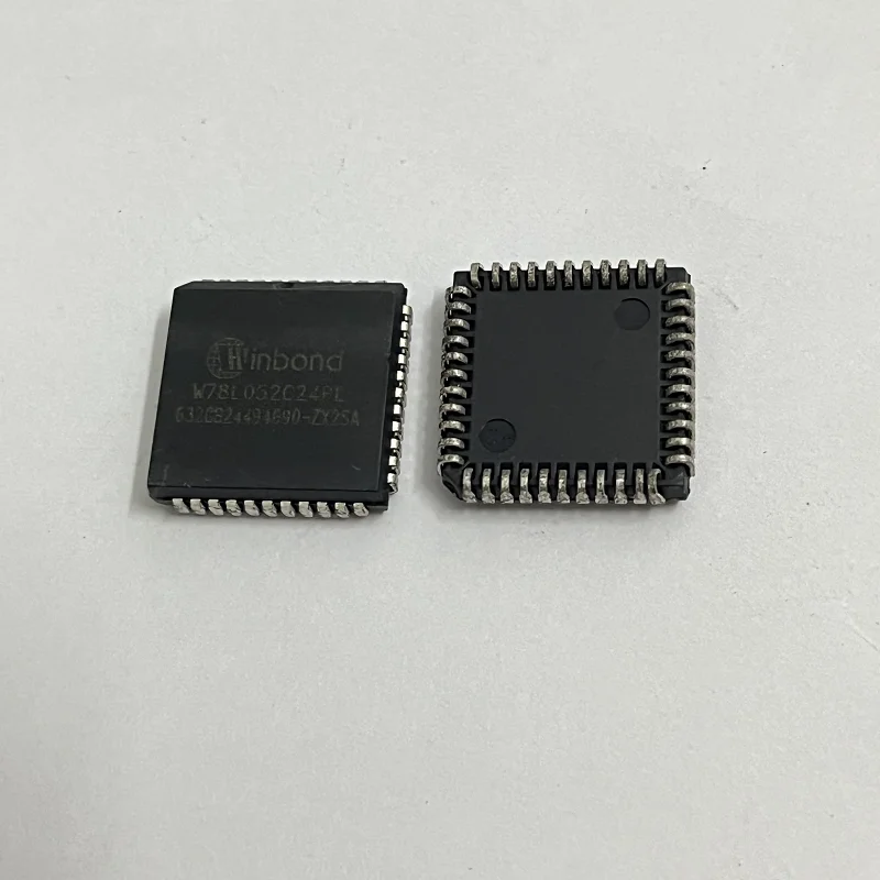 3PCS W78L052C24PL W78L052C24PL PLCC Brand new original