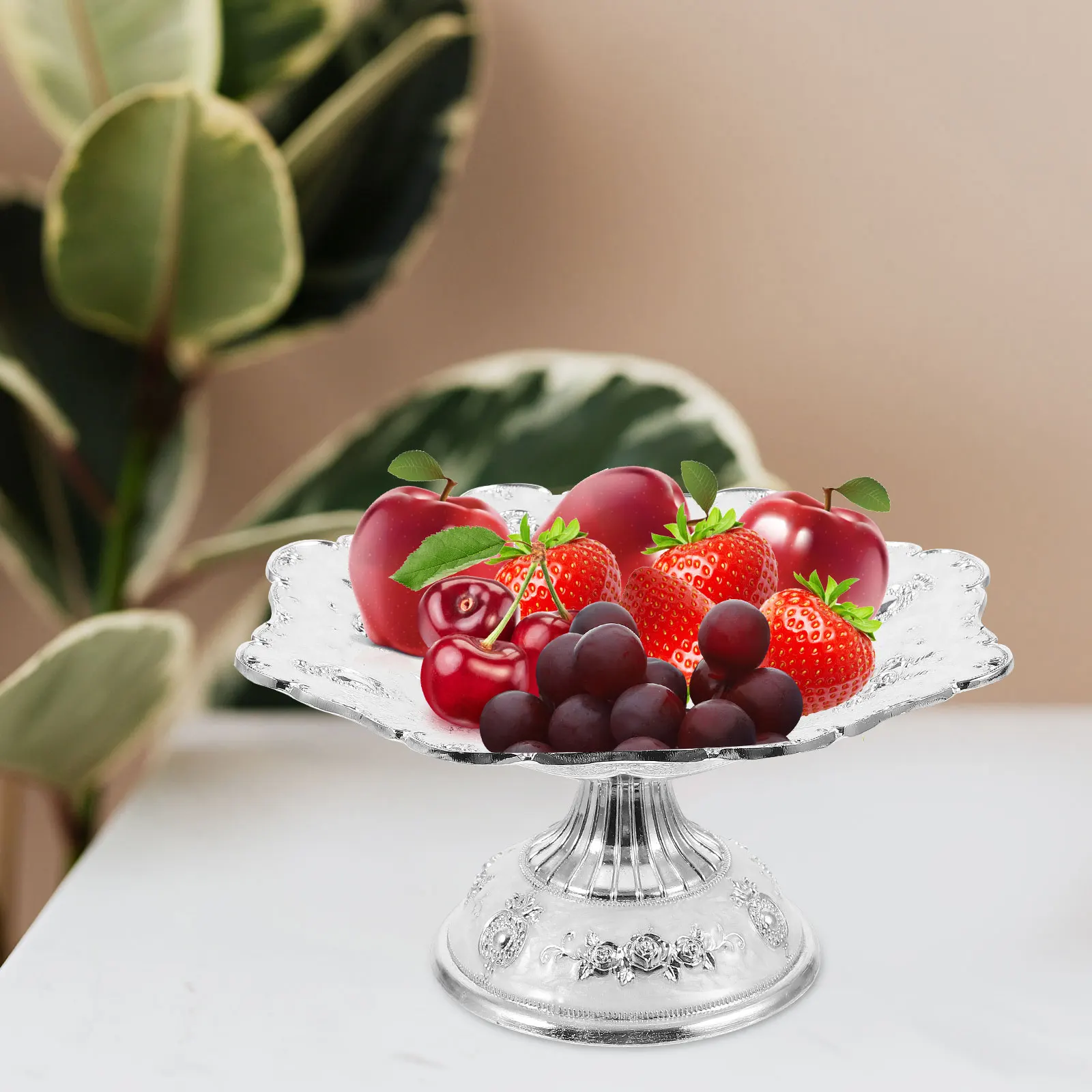 

Vintage Silver Fruit Plate Zinc Alloy Elegant Snack Serving Tray for Home Restaurant Hotel Party Decorative Candy Dessert Dish