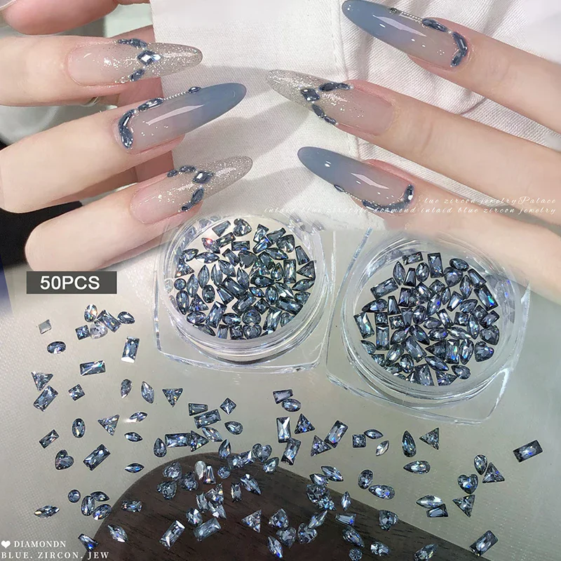 50 Pièces de Strass en Zircon Brillant pour Ongles, Mini Breloques Multiples Formes, Pierres Précieuses à Dos Plat pour Décoration d'Ongles et Diamants Artisanaux