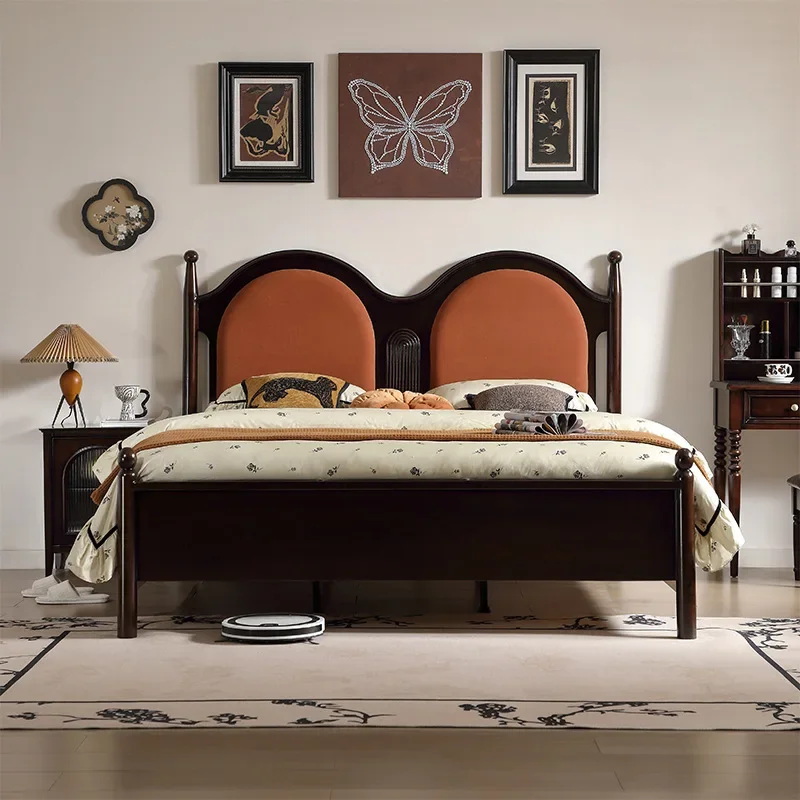 

.French Solid Wood Bed 1.8 Meters Double Soft Bag Comfortable Antique Master Bedroom Big Bed Home Retro Light Luxury Fabric.