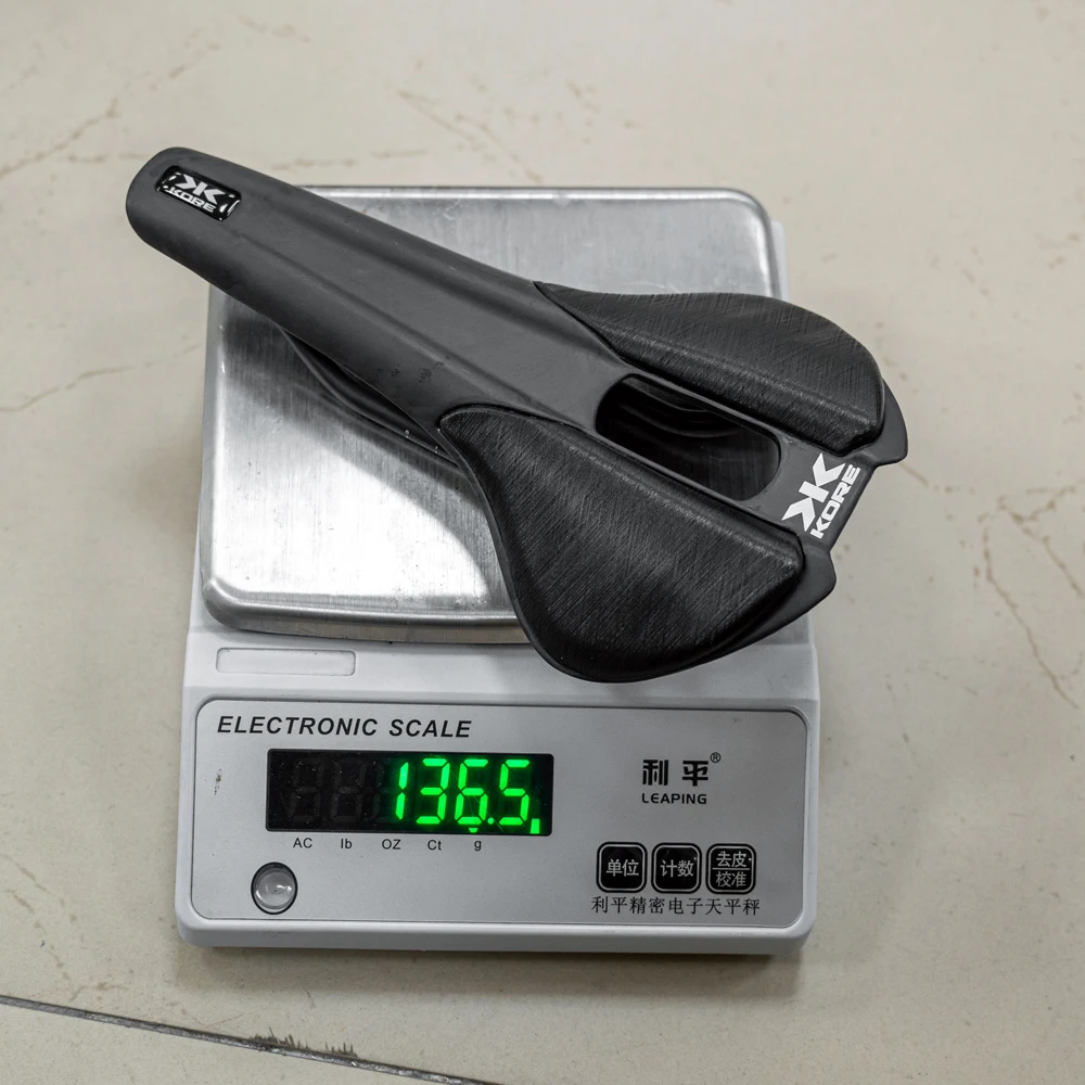 

Велосипедное седло KORE, расшитое вакуумным углем, широкая подушка, триатлон, дорожное MTB, гравий, велосипедные сиденья, аксессуары, сверхлегкие, 136 г