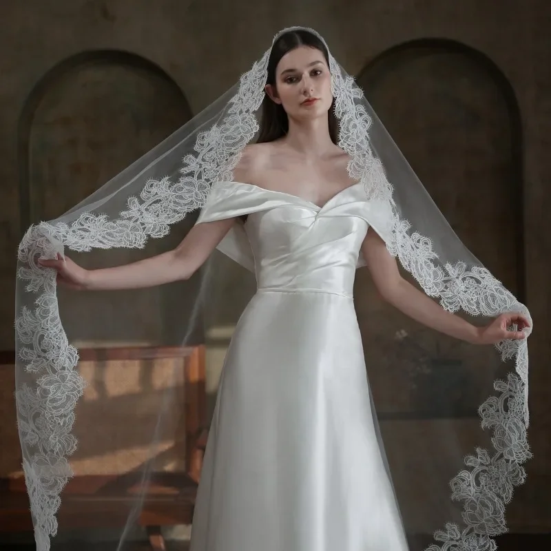 Palace Embroidered Lace Bride Veil White Retro Long Lace-Trim Church Tail Master Wedding Veils