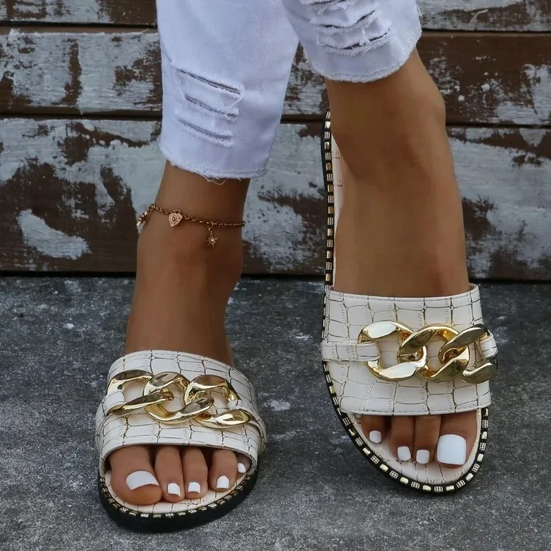 Fashion Sexy Chain Lock Solid Color Plus Size  Summer New Style Roman Style Flat Outdoor Female Slippers Women Sandals