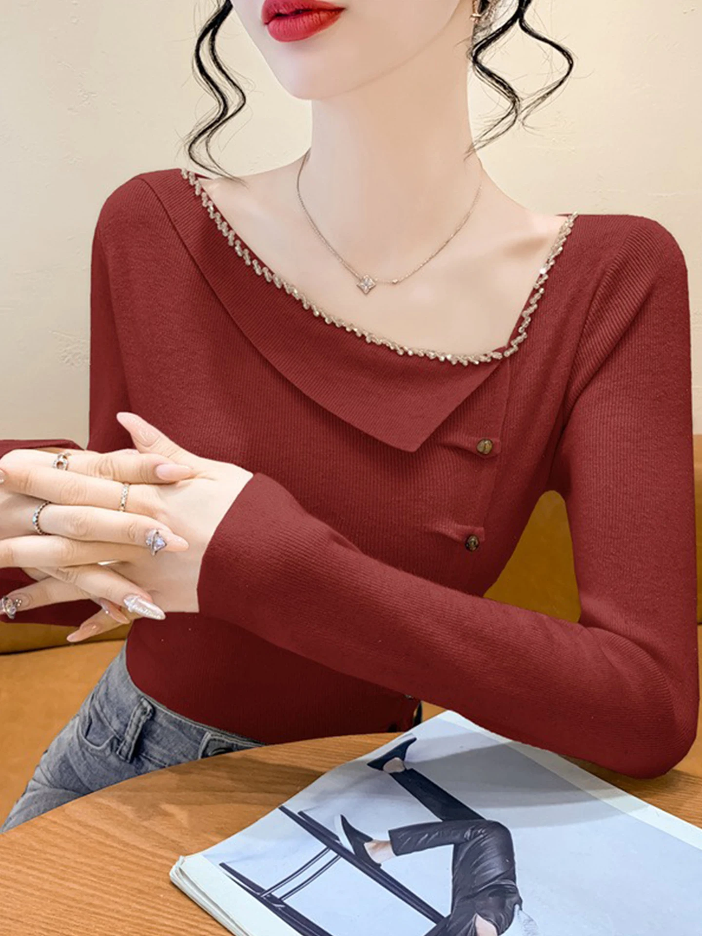 เสื้อไหมพรมถักแบบสลิมฟิต รุ่น Ele Long Sve ประดับคริสตัล ดีไซน์ผ่าข้างแบบอสมมาตร สไตล์เกาหลี เนื้อผ้านุ่ม