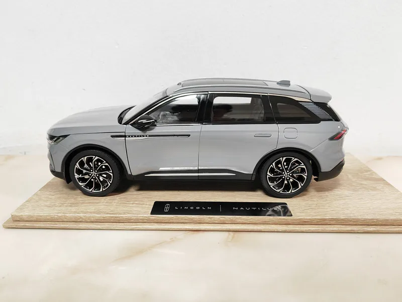オリジナル・リンカーン・ナビゲーター・モデル・ノーチラス2023オフロード車1:18合金製カーモデル在庫あり