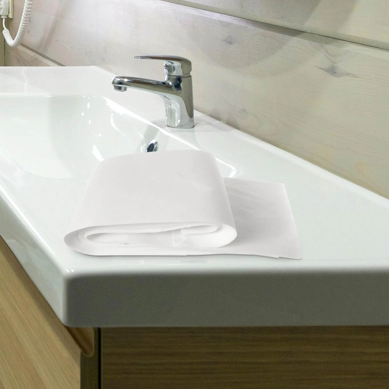 

100 Sheets Disposable Foot Bath Towels Non-Woven High Water Absorption Salon Home Use Multi-Functional Spa Wiping