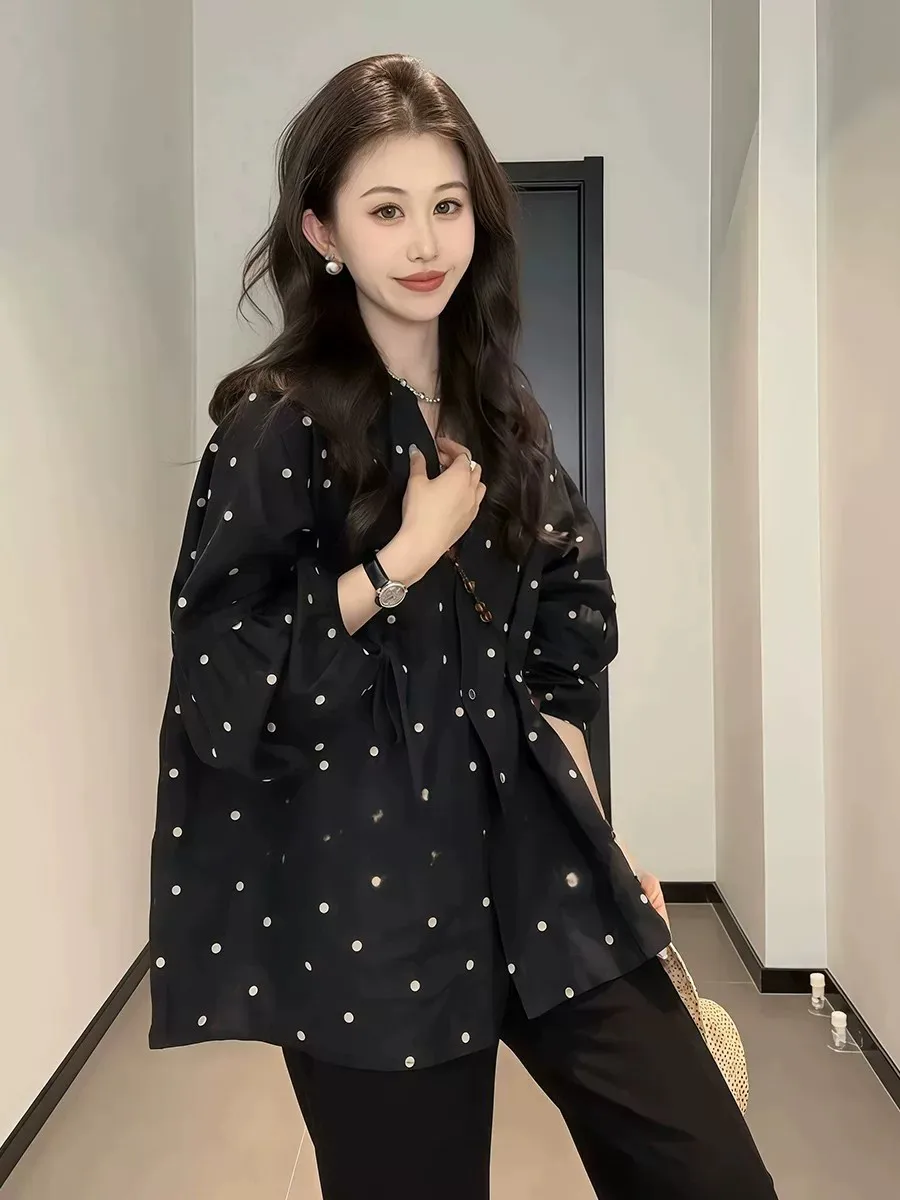 Slimming Effect Black Polka Dot V-neck Long Sleeve Women's Shirt Loose Tapered Shape Korean Style Casual Top for Autumn