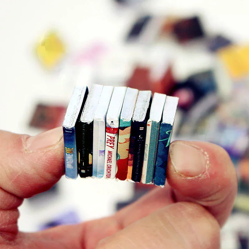 

100 шт. случайных миниатюрных классических мини-книжек-раскладушек для кукольного домика, декор для мебели, принадлежности для кукол и игрушек