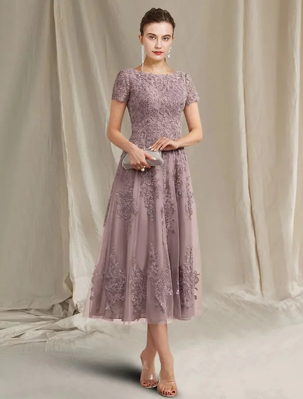 

A-Line Mother of the Bride Dress Elegant Jewel Neck Tea Length Lace Tulle Short Sleeve with Appliques 2022