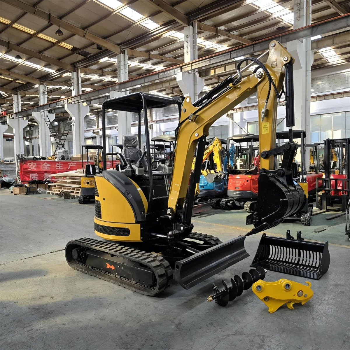 

High Performance Diesel Engine Factory Customized Made Mini Excavator With A Capacity Of 2.5 Tons Anti Slip Tracks 360° Rotation