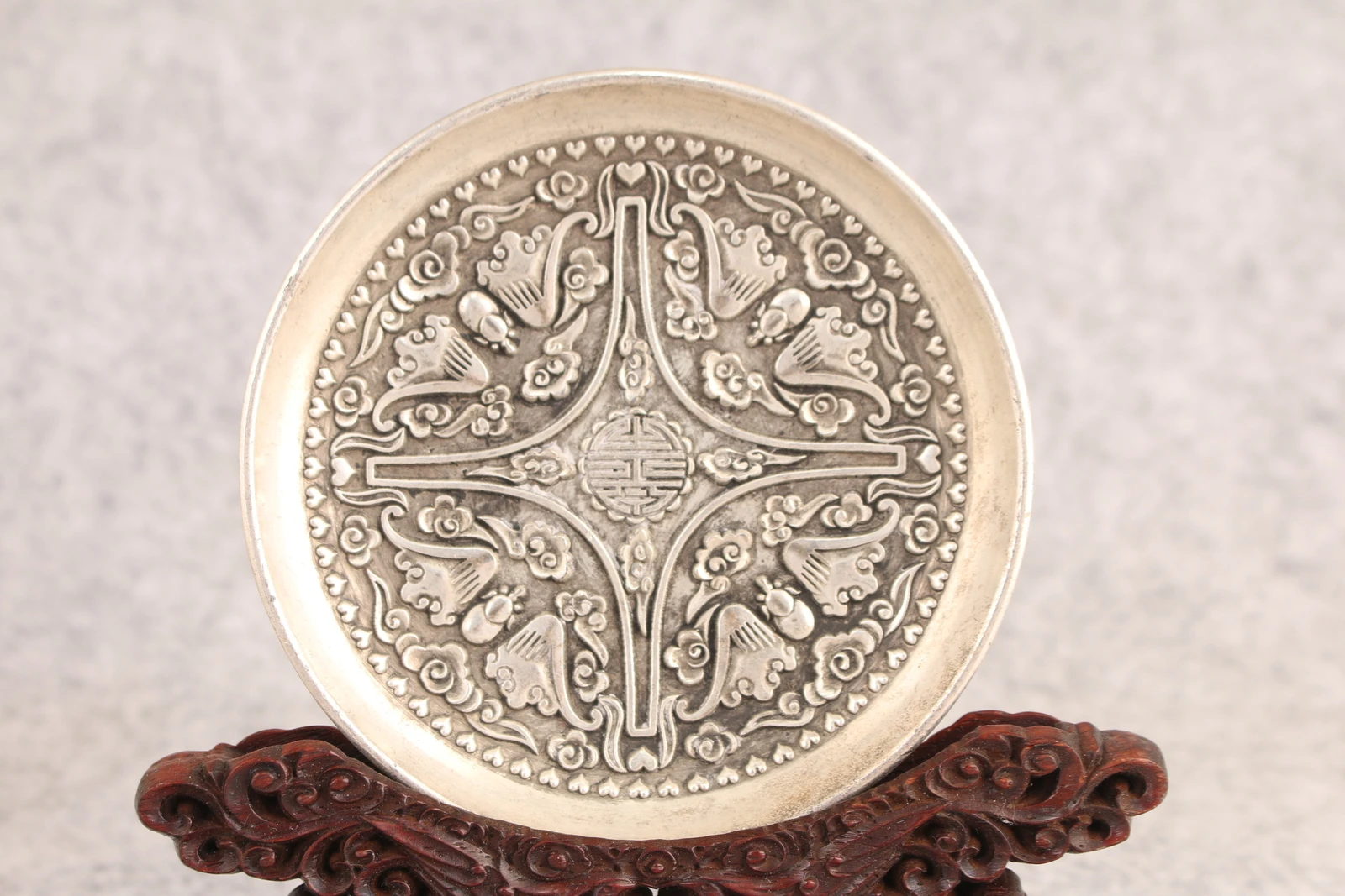 

lucky rare Chinese Dynasty Miao Silver bat Plate table decoration