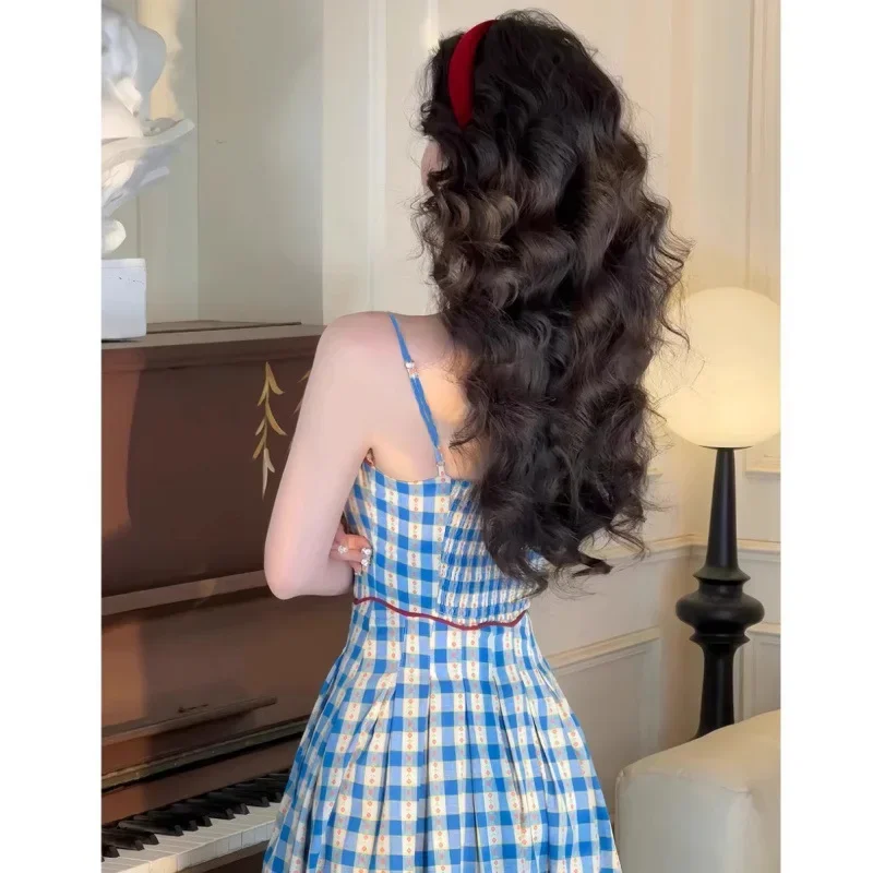 เดรสทรงเข้ารูปลายสก็อตสำหรับฤดูร้อน คอเหลี่ยมสไตล์ฝรั่งเศส แต่งผ้าแบบต่อผ้า ความยาวระดับเข่า เอวสูงทรงเอ็มไพร์ ลายตารางแบบวินเทจ