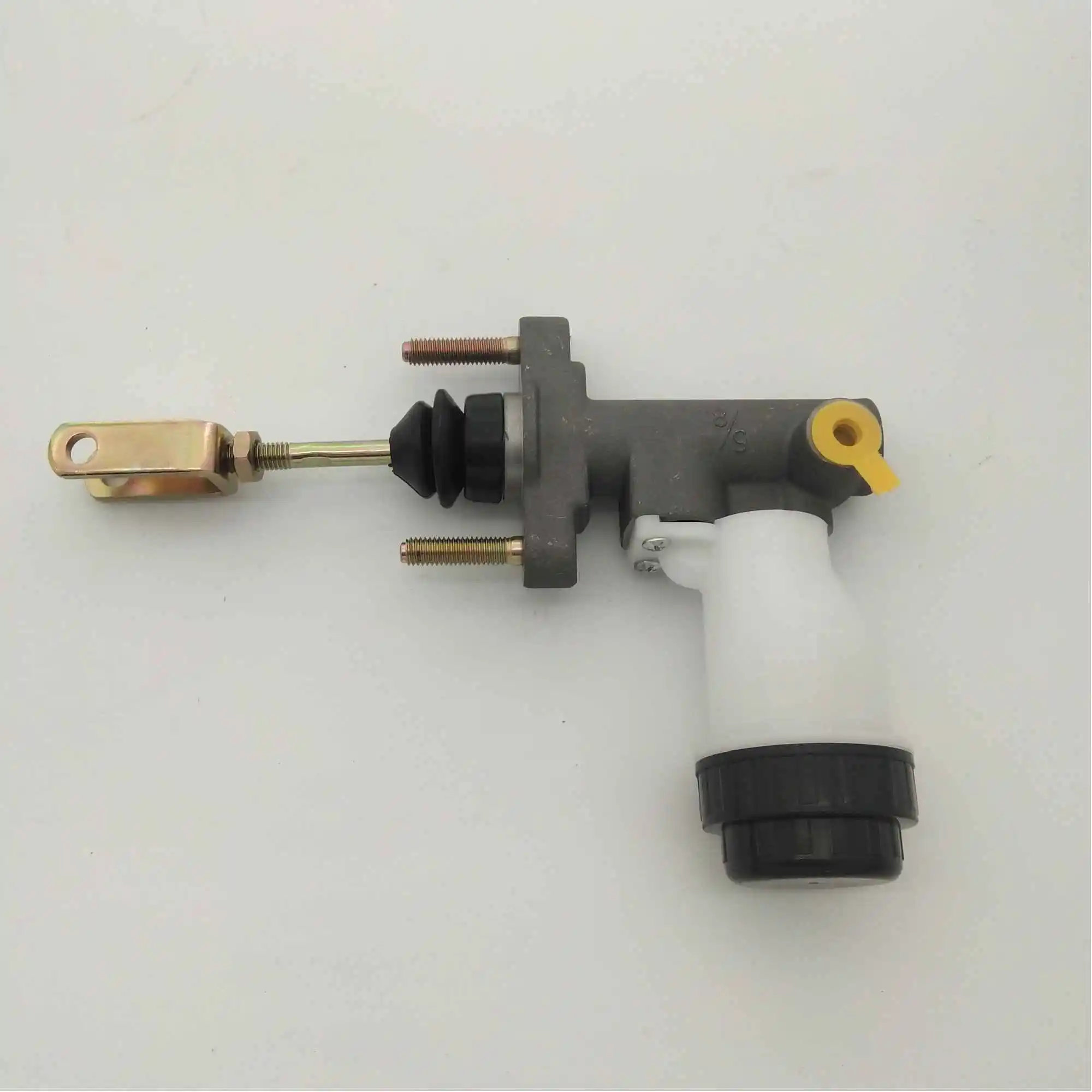 

Clutch Master Cylinder For Great Wall STEED H5 V240 X240 2.4L 2009-on