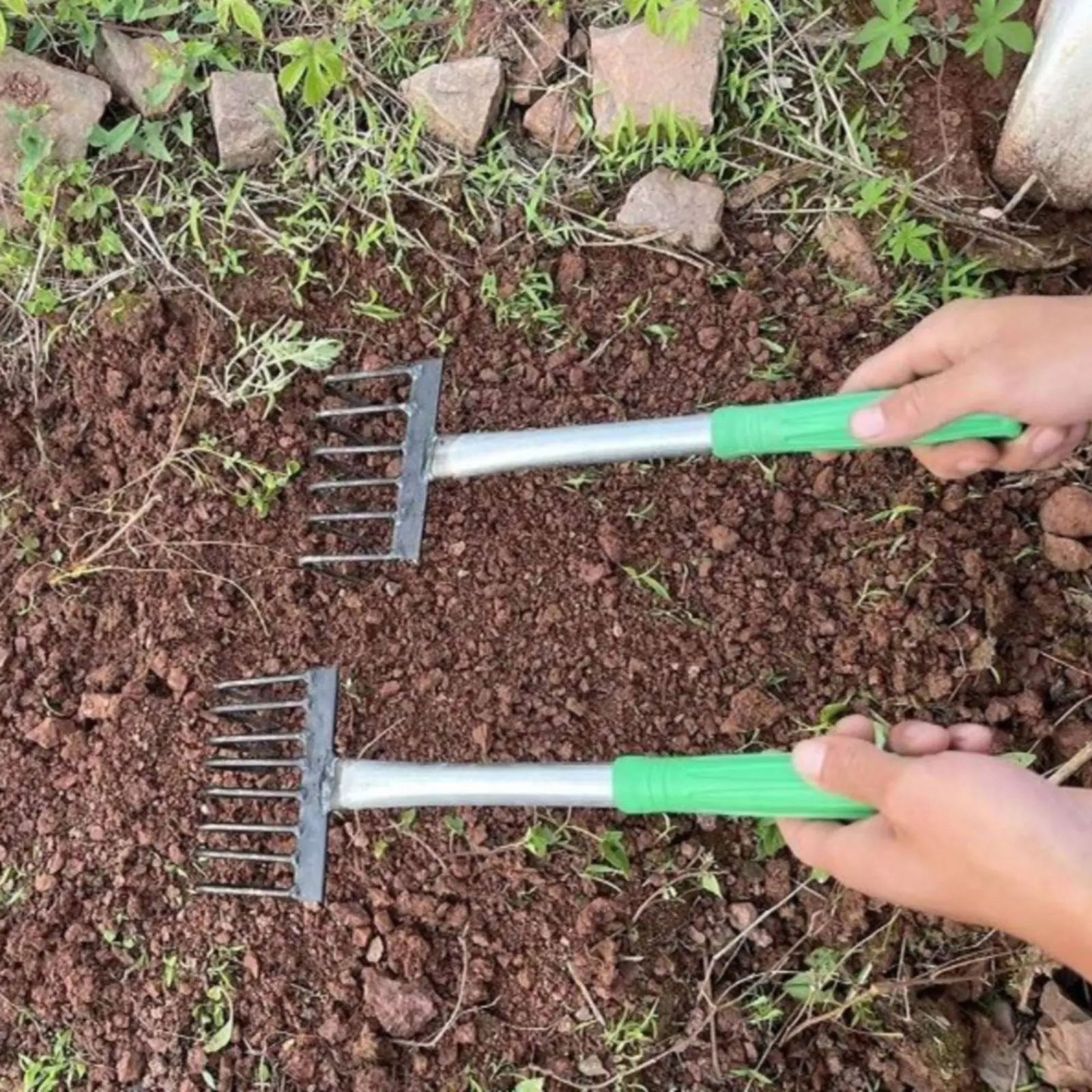

3-Tine Hand Cultivator Strong Digging Teeth Garden Claw Rake Claw Hoe Sturdy Garden Hand Hoe Rake for Beach