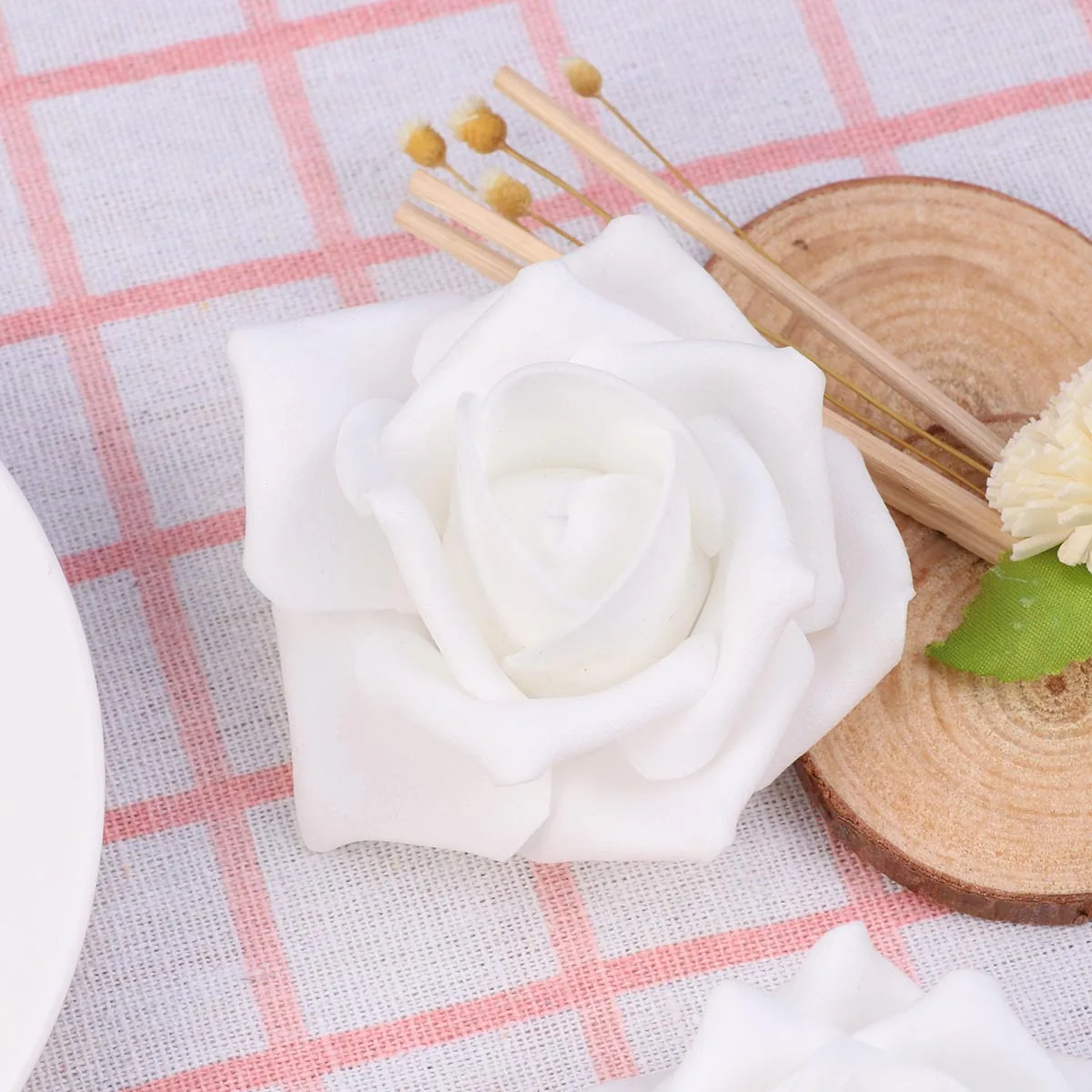 

100Pcs Artificial Rose Head Pink 6cm Foam Realistic Look Wedding Toss Decor Party Decoration Reusable Flowers