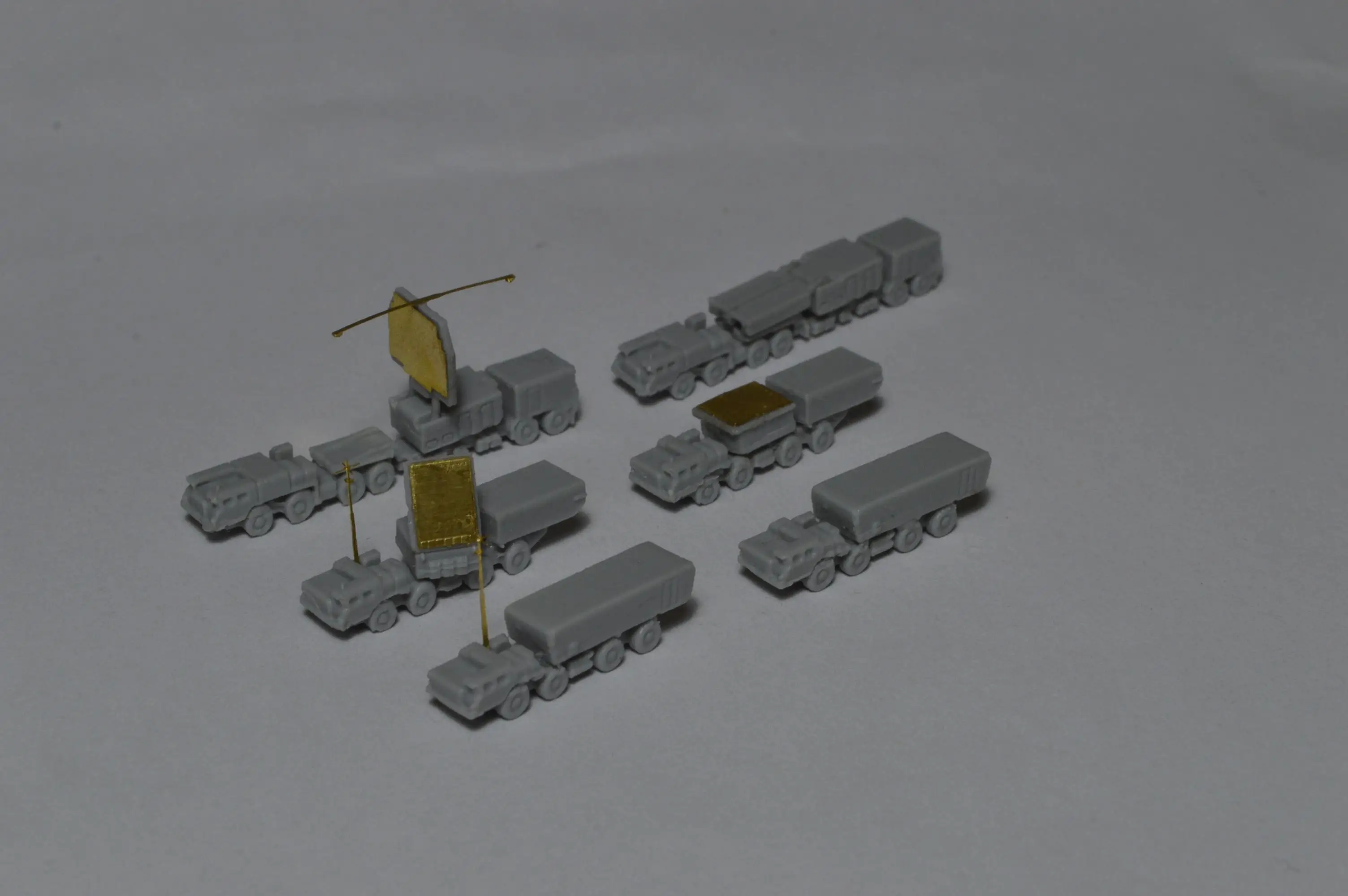 

YM18002 1/700 SCALE Russian S300 Radar Vehicle & Air Defence Command Post 3pcs