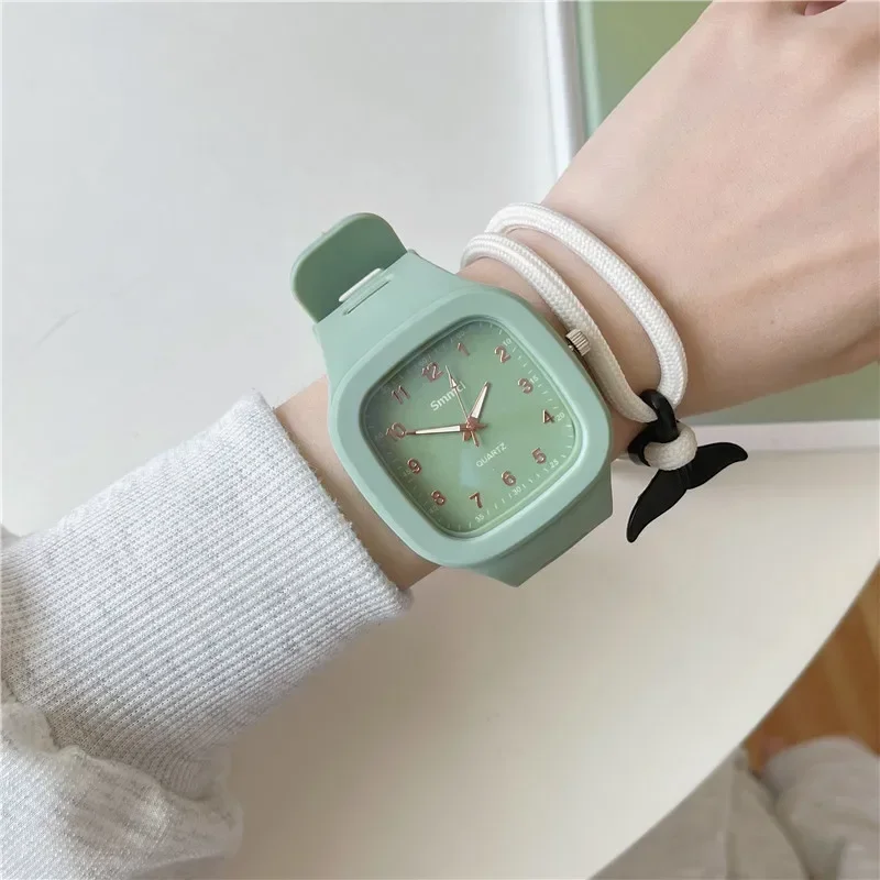 Wristwatch for Women Square Quartz Digital Dial Casual Wrist Watches Rubber Strap Fashionable Clock Waterproof Часы Женские