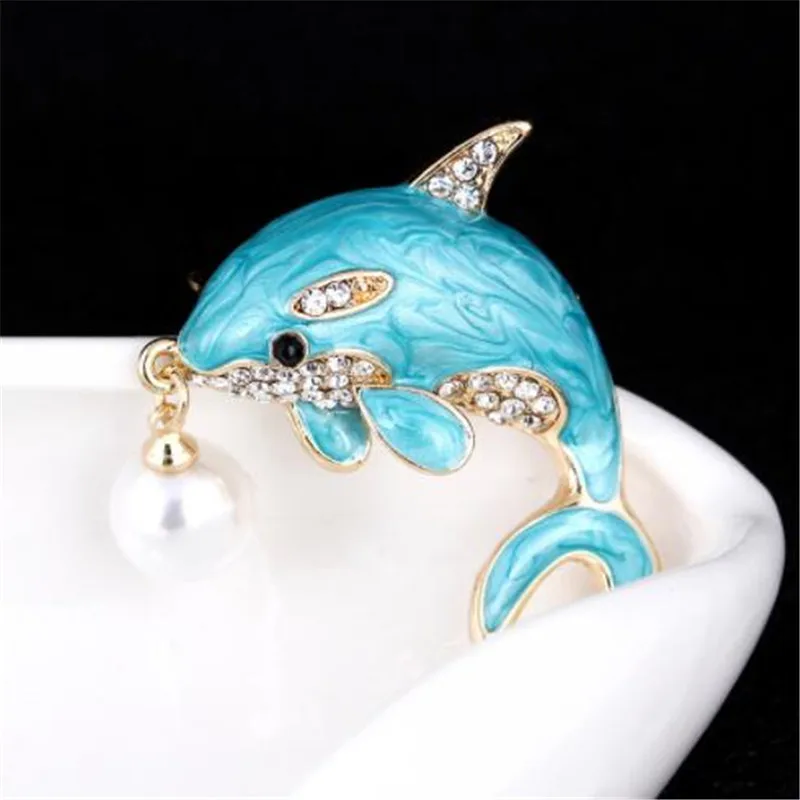 WKOUD Blue Dolphin Brooches With Simulated Pearl For Women Crystal Enamel Alloy Fish Animal Brooch Pins Weddings Party Banquet