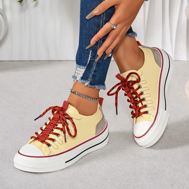 novos-tenis-e-sapatos-casuais-femininos-de-sola-grossa-cor-solida-2026-com-cadarco-design-confortavel-para-mulheres