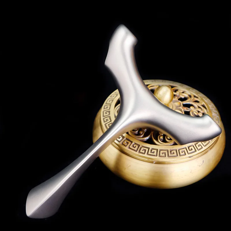 Stainless Steel Y-Shaped Slingshot with Streamlined Body & Pointed Base for Outdoor Target Practice & Precision Sports