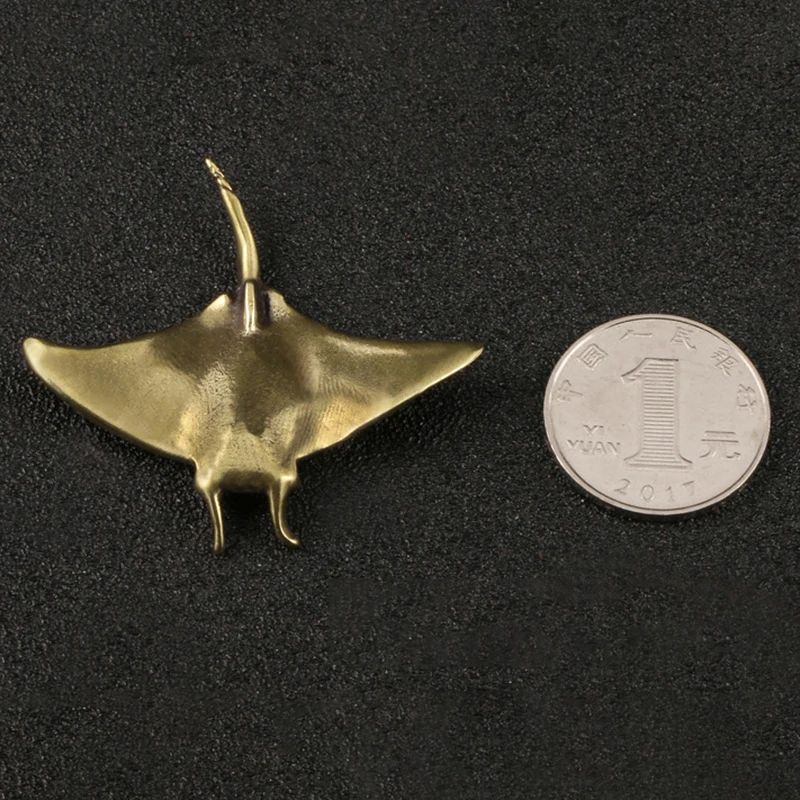 /KQM/Brass Devil Fish Small Ornament  Manta Ray Animal Tea Pet Home Desk Decorations Copper Figurines Collection