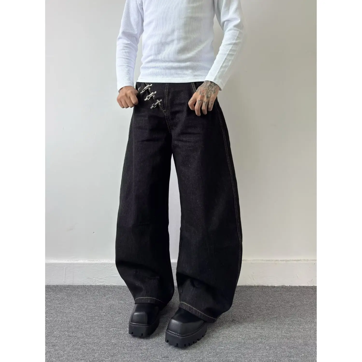 Men's Oblique Metal Buckle Design Casual Jeans Boy High Waist Solid Color