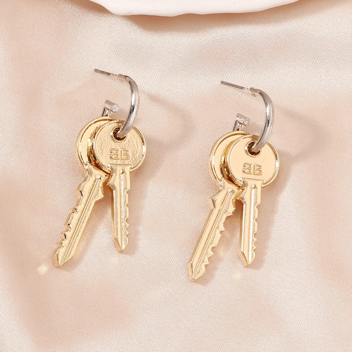 Unique ZA Metal Key Dangle Earrings for Women Punk Alloy Double Key-shape Pendant Earring Wholesale Jewelry