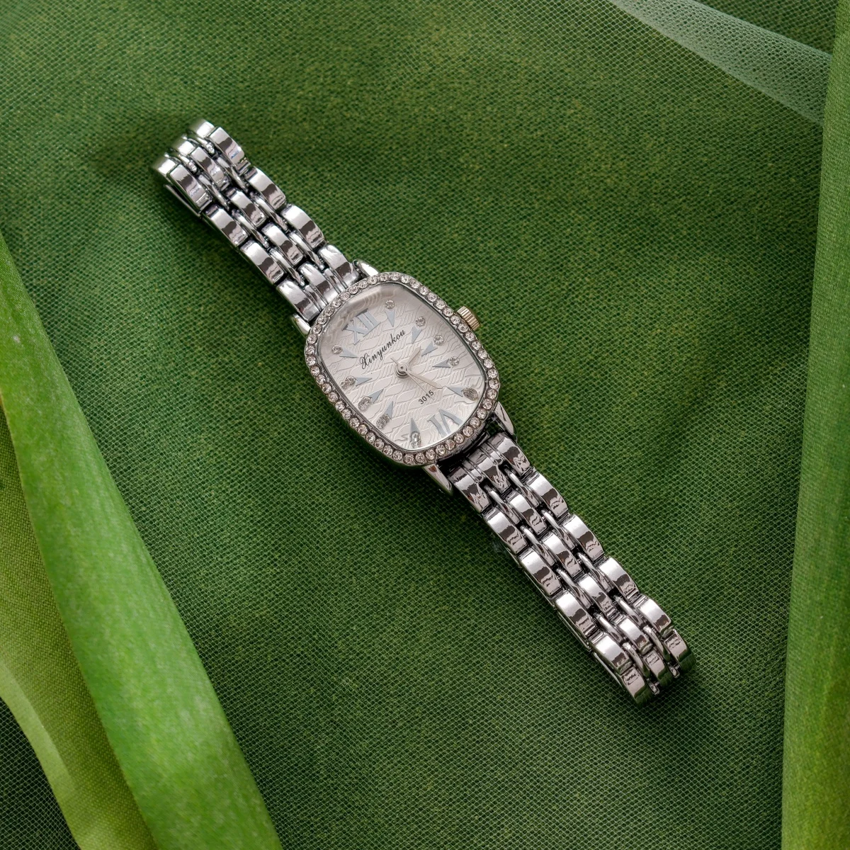 Шикарные женские кварцевые часы, прямоугольный циферблат с принтом, безель, тусклые стразы, обтекаемый браслет, аксессуары для часов, ювелирные изделия, подарок