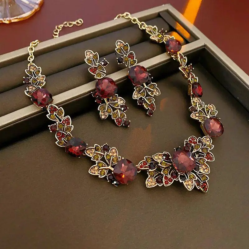 conjunto-de-joias-com-pingente-de-gota-de-Agua-incrustado-com-diamantes-elegante-e-leve-para-mulheres