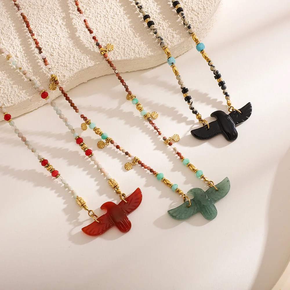 

Vintage nature stone crystal agate little craved eagle bird pendant titanium steel charm mini beaded necklace sweater chain