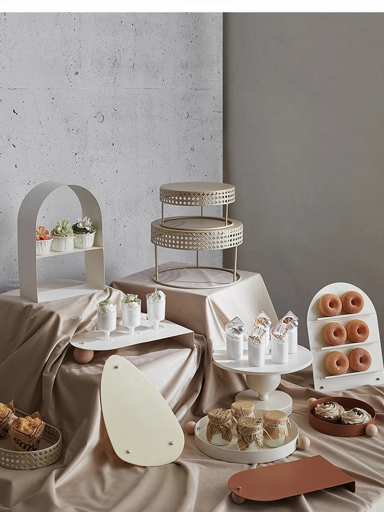 

dessert table decoration Birthday cake wrought