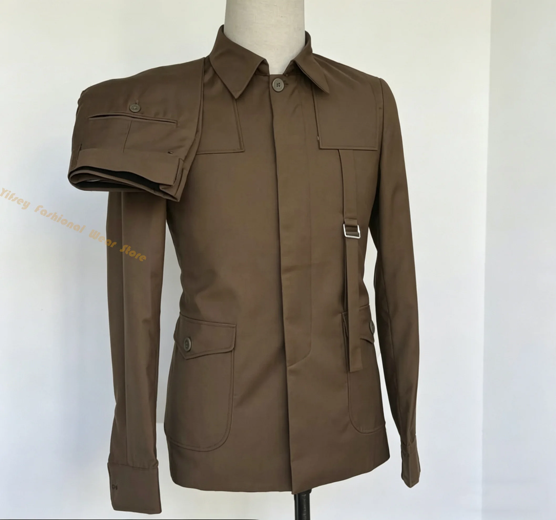 

Brown Men Suits Stand Collar 2 Pockets African Safari Style Wedding Man Clothing Custom Made Blazer Trousers 2 Pcs Jacket Pants