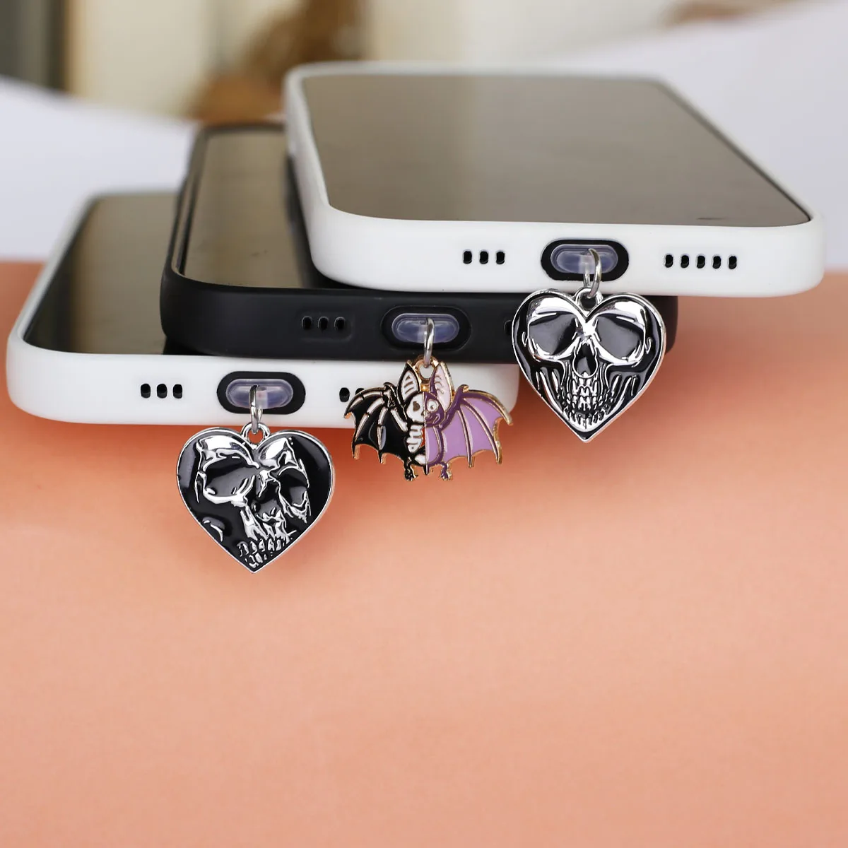 

Heart-shaped Skull Bat Shaped Mobile Phone Dust Plug Ornament Made Of Alloy Material For Iphone Type-c Pendant Halloween Gift