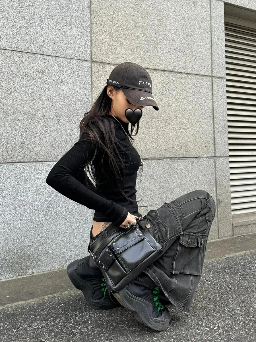 Women's Low Waist Cargo Jeans Black Washed 2000s Y2K Retro Distressed Whiskers Multi-Pocket Bootcut Micro Flare Pants Grunge New