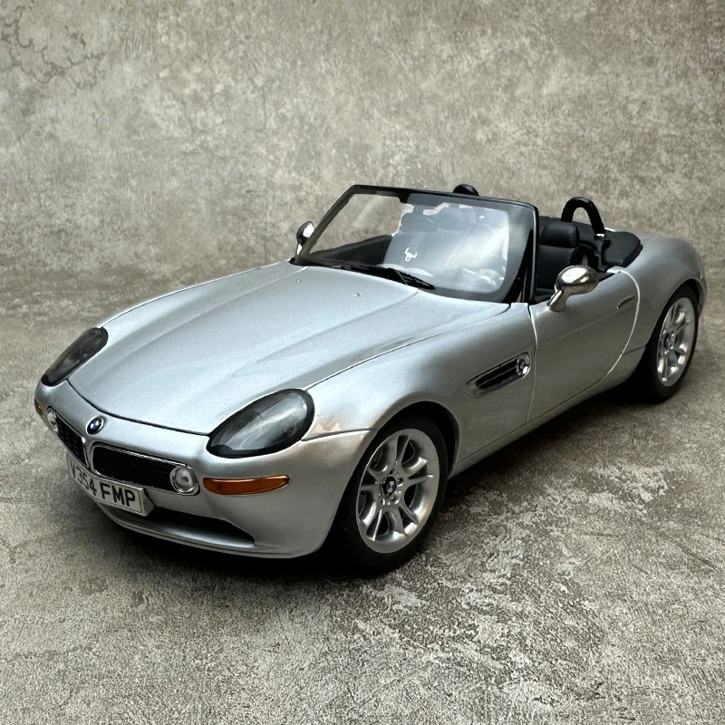 

1/18 FOR BMW Z8 Car model Display County KYOSHO(OEM) Sports car model Static ornament Birthday present