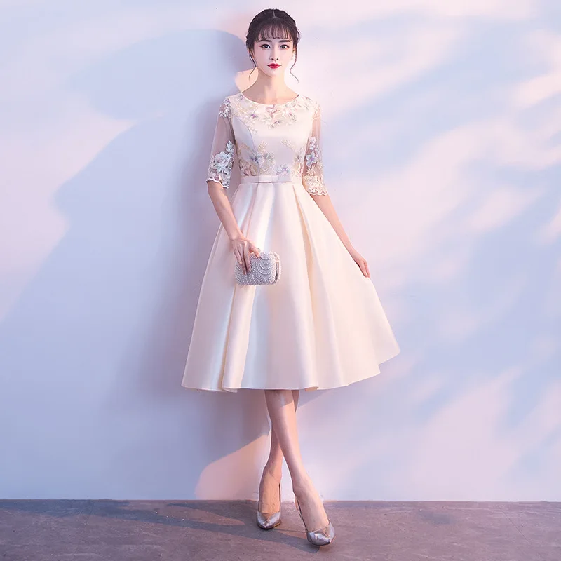 

Elegant Champagne Floral Lace A-Line Bridesmaid Dress Round Neck 3/4 Sleeve Satin Midi Bridesmaid Gown