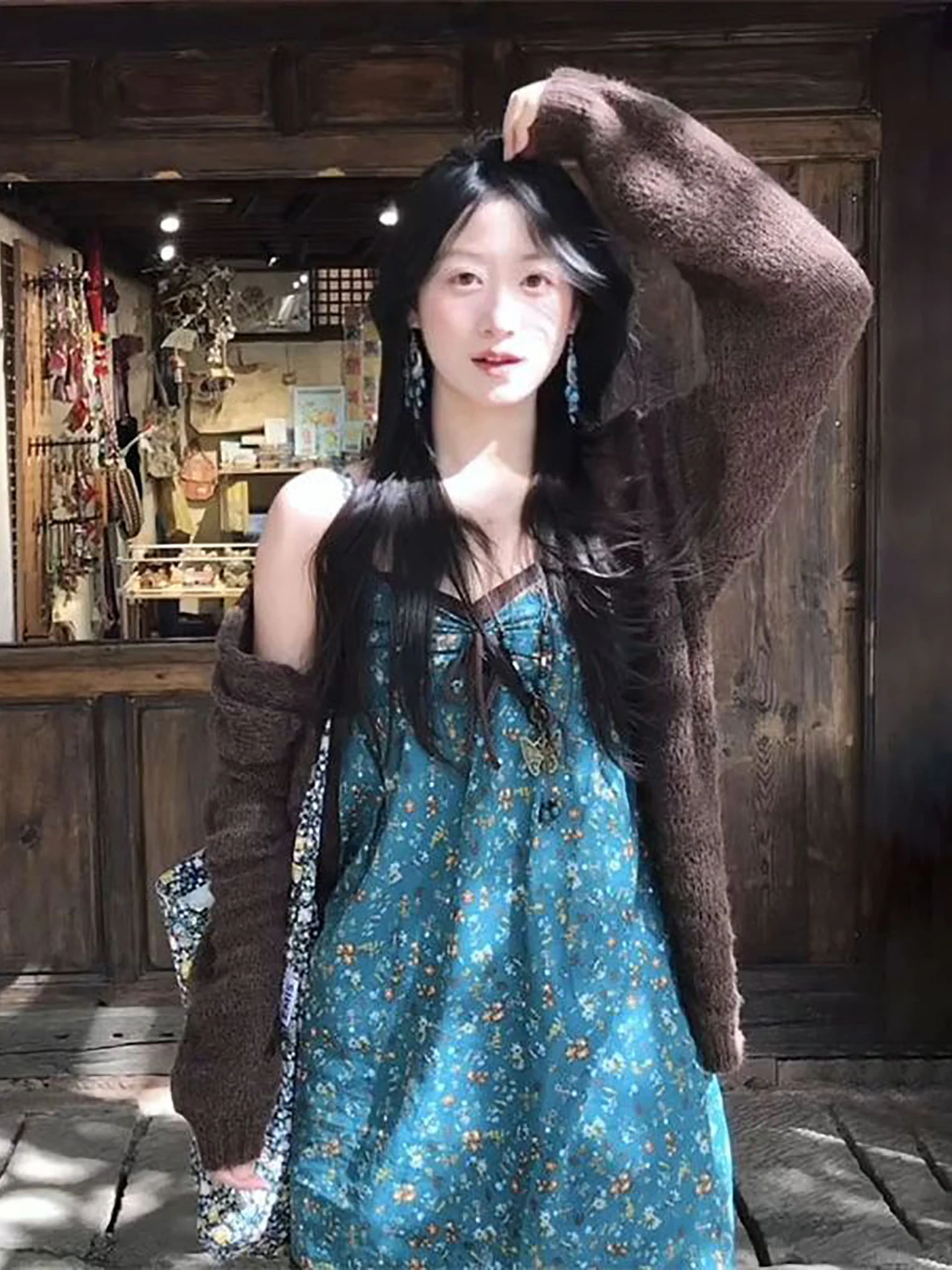 

Retro Sweet Daisy Floral Print Crop Top And Cardigan Sweater Set Women's Coffee Color Vest Skirt Two-Piece Set Spring Fashion