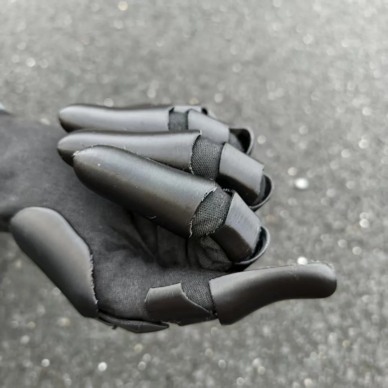 Bionic Multi-Joint Prosthetic Hand Cosplay Prop Game Character Sword Star Punch Glove Functional Style Faux Snake Hand Guard