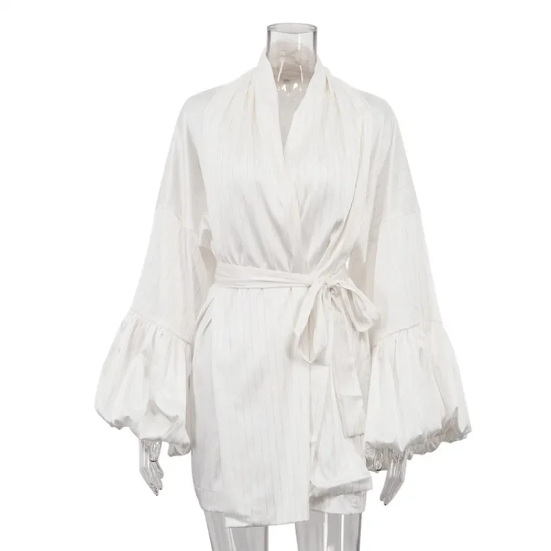 Minivestido de cóctel de lujo para celebridades, vestido elegante de satén a rayas para mujer, vestido acampanado Y2K holgado largo con manga acampanada y cuello en V con cordones